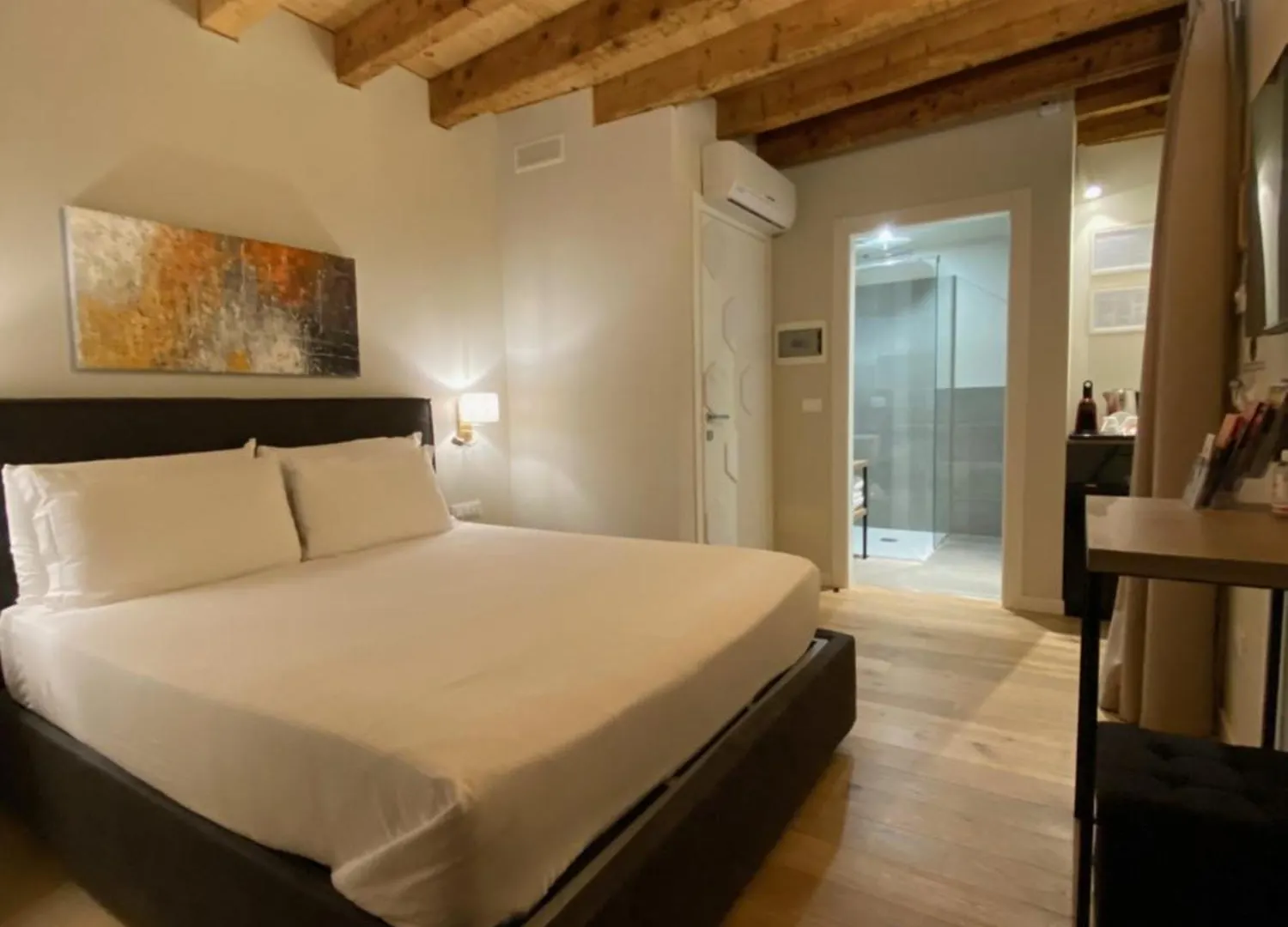 Malvezzi24 Boutique Rooms Desenzano del Garda