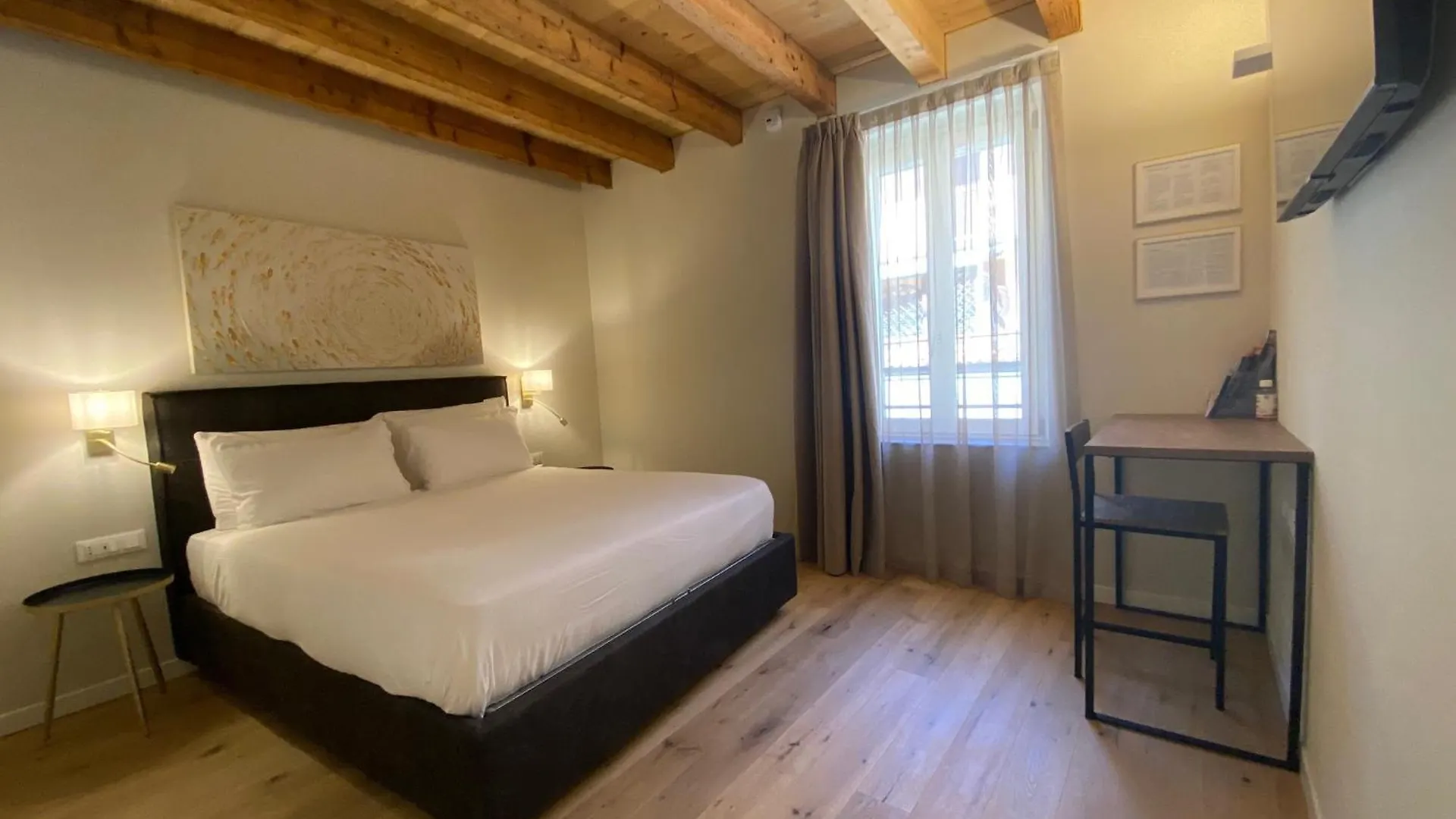 Malvezzi24 Boutique Rooms Desenzano del Garda 0*,  Italie